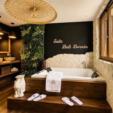 Refuge Tropical - Pour Couple Avec Balneo 2 Places Et Cinema Geant